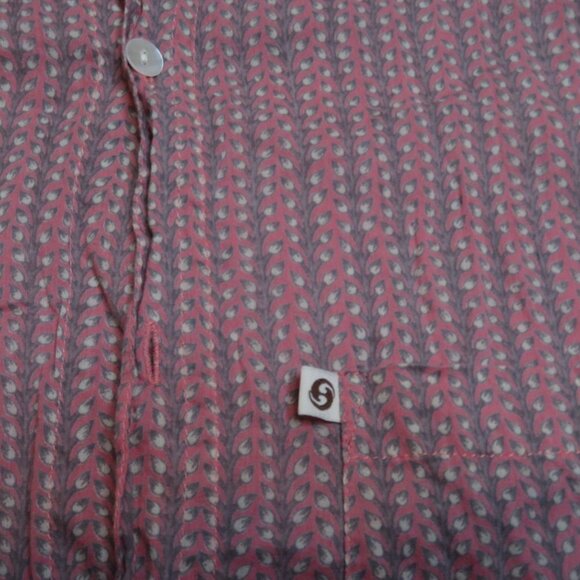 The Shop Beautiful‎ Living Mens Small Shirt S/S Button Up Pink Gray Plaid Light - Picture 2 of 6